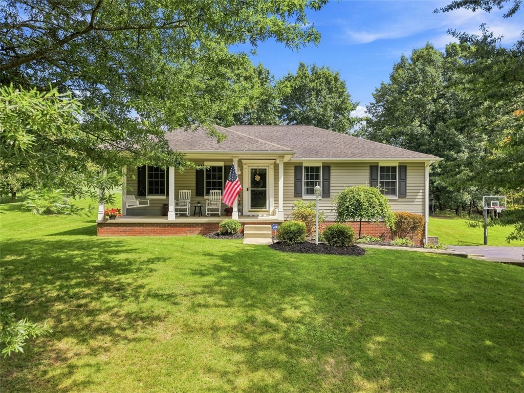 405 Freedom Rd — photo 1