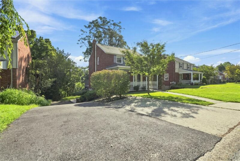 863 Middle Rd — photo 3