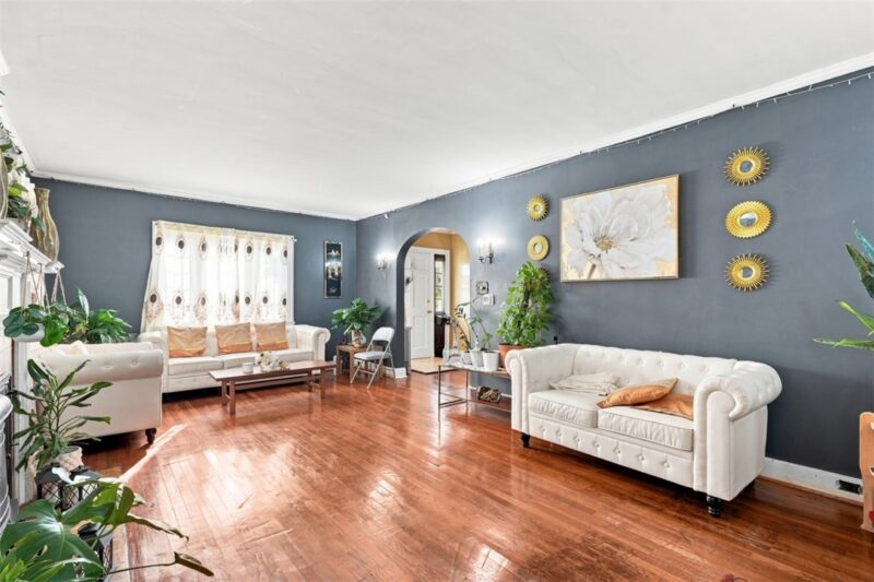 2210 Brownsville Rd — photo 4