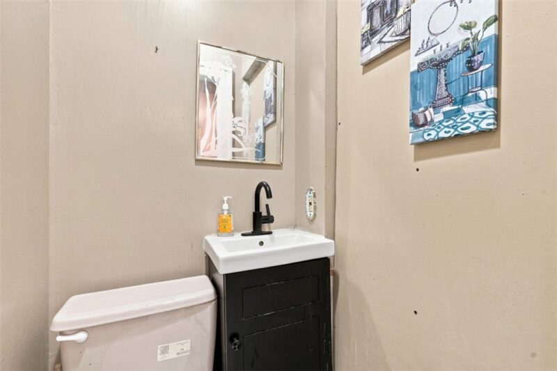 2210 Brownsville Rd — photo 8