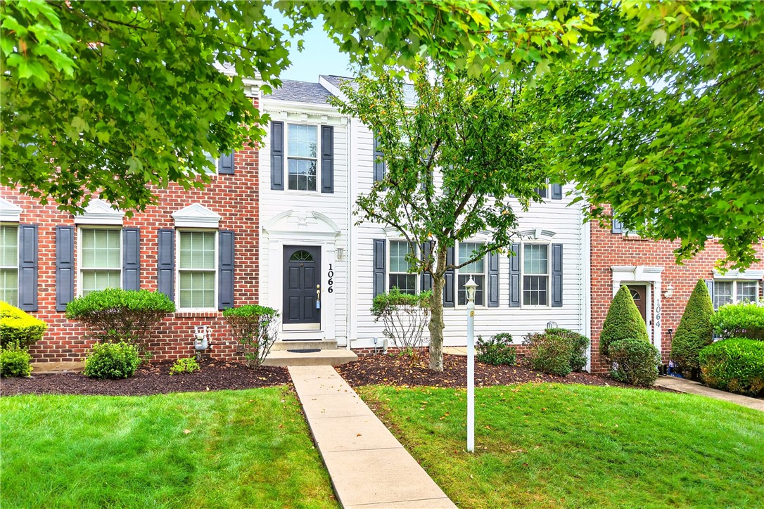 1066 Woodlawn Dr — photo 1