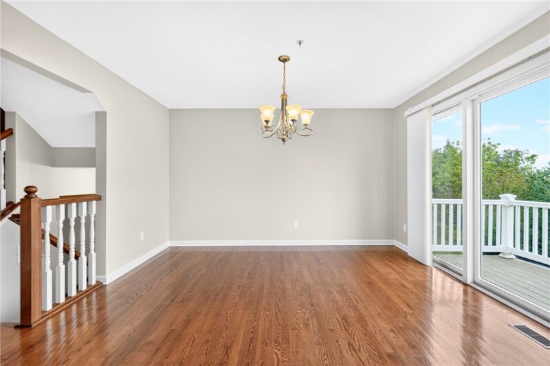 1066 Woodlawn Dr — photo 8