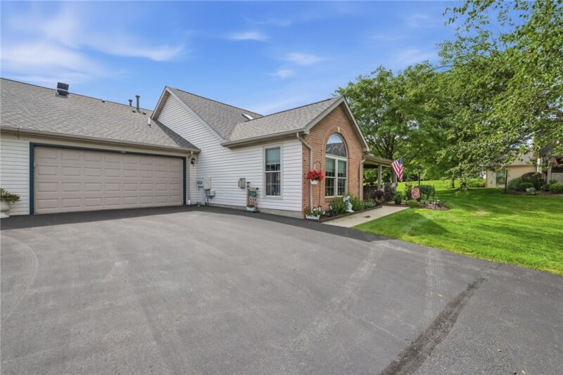 106 Pony Dr — photo 2