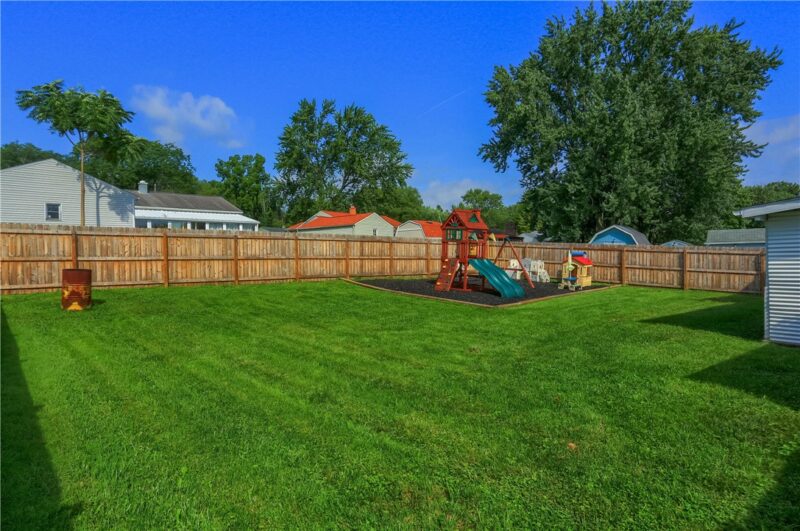 8 Lower Idlewild Dr — photo 2