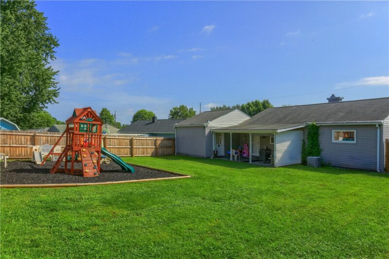 8 Lower Idlewild Dr — photo 3