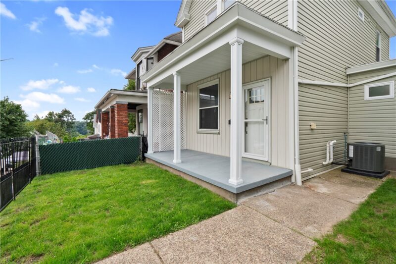 626 Mindora Street — photo 2