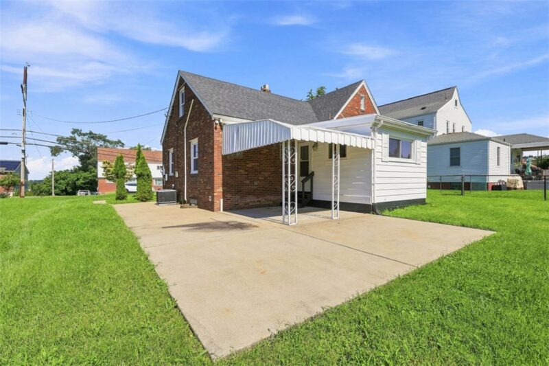 705 Greenlee Rd — photo 5