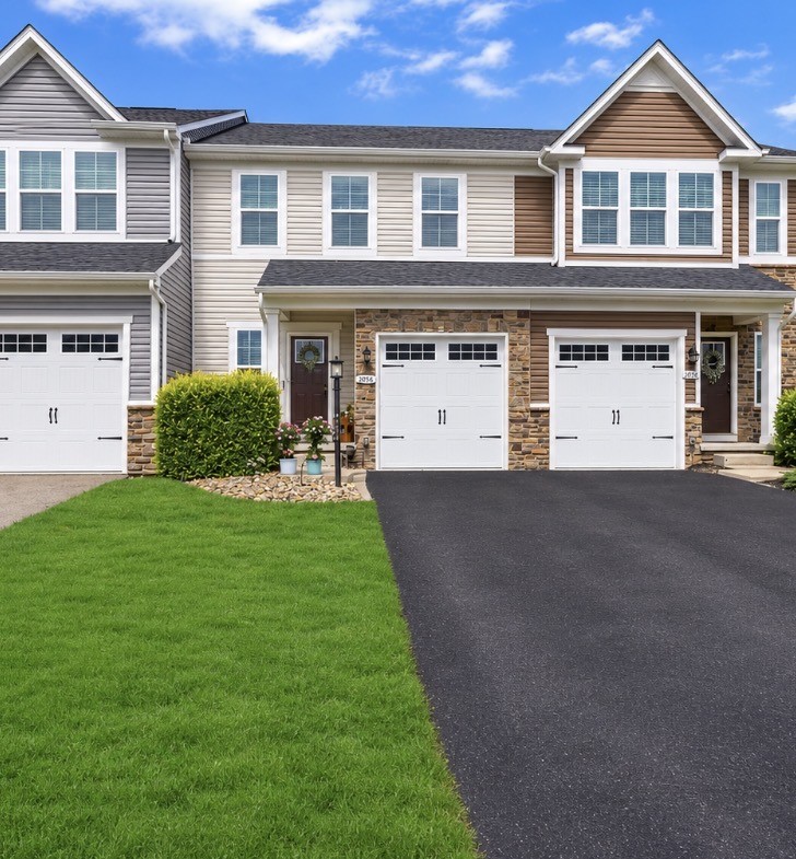 2056 Cade Dr — photo 1