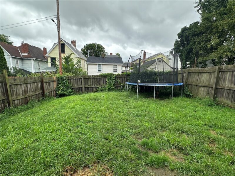 469 Center Avenue — photo 4