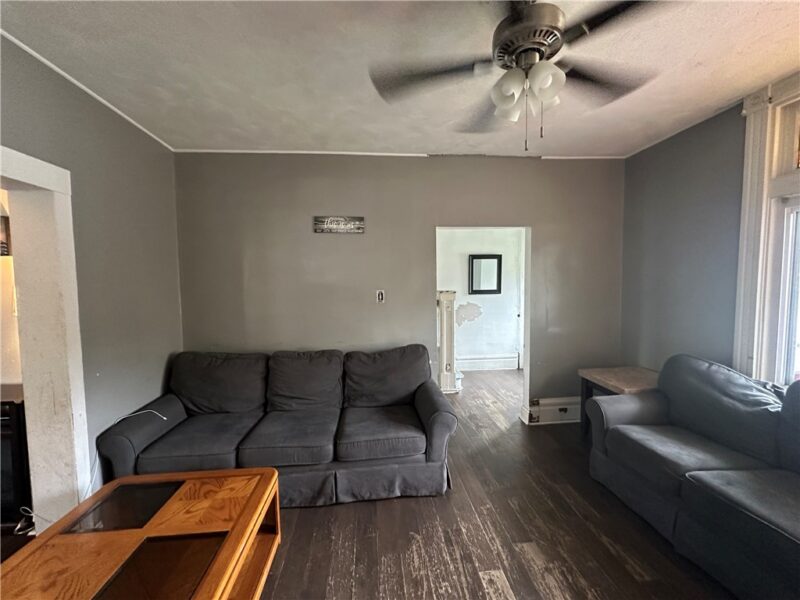 469 Center Avenue — photo 6