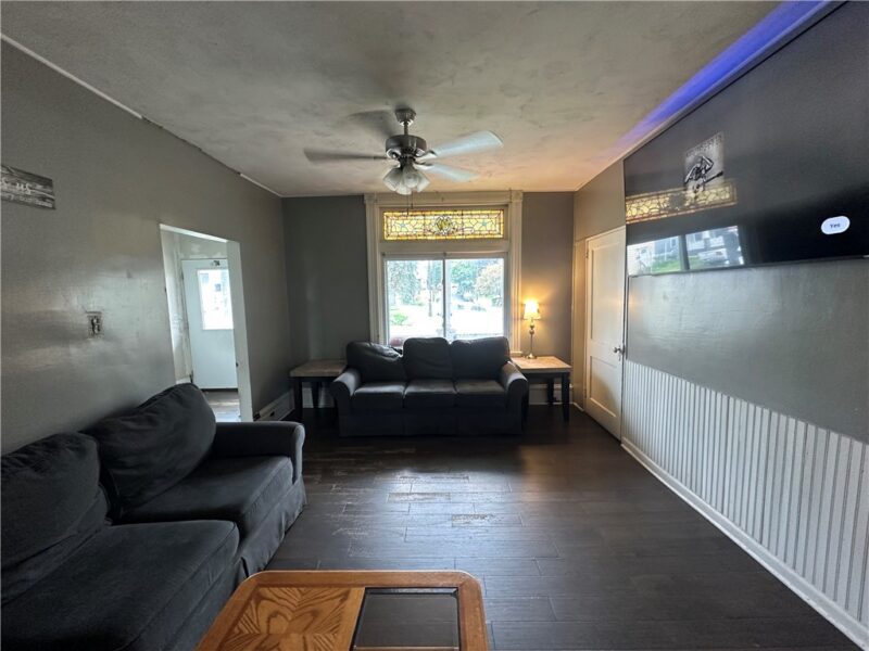 469 Center Avenue — photo 7