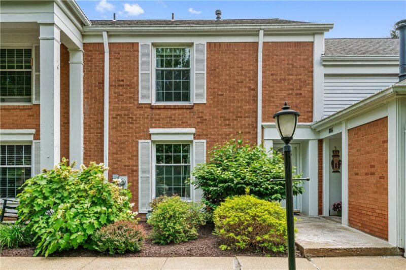 1818 Foxcroft Ln 805 — photo 2