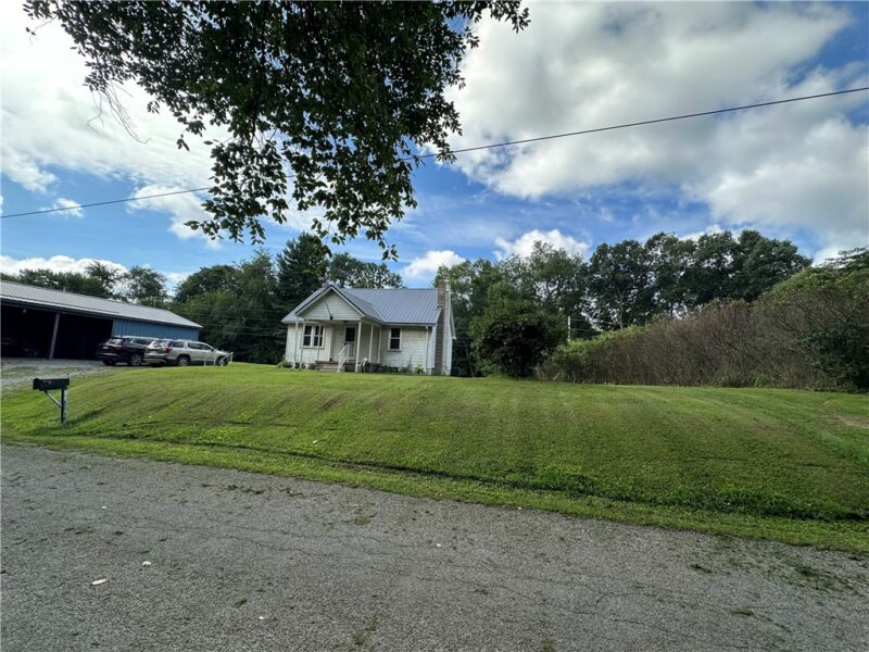 120 Maple Rd — photo 2