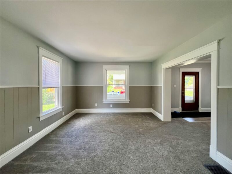 316 E Winter Ave — photo 8