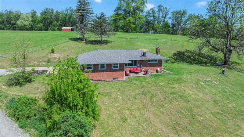 383 Ridgemont Dr — photo 2