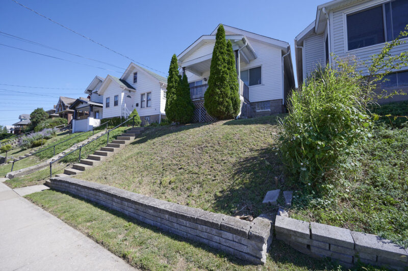 1245 Woodbourne AVENUE — photo 2
