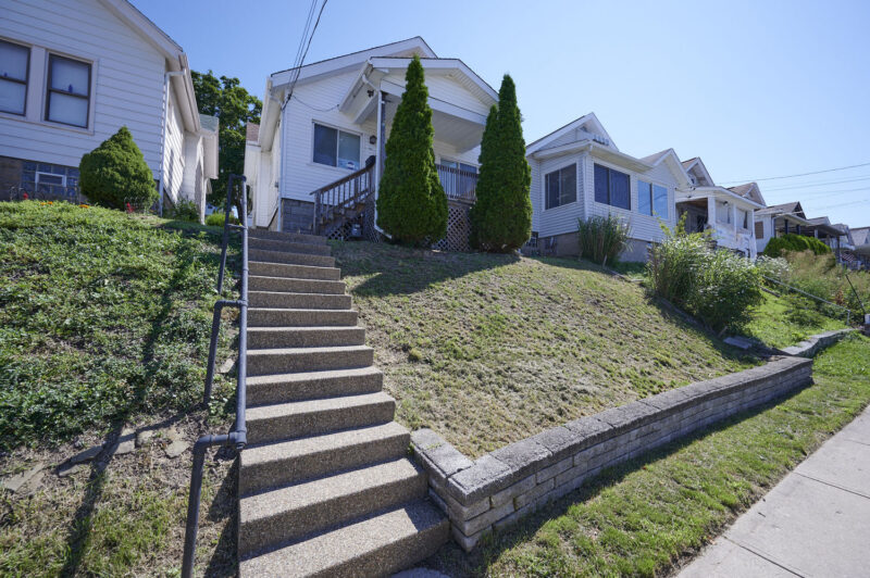 1245 Woodbourne AVENUE — photo 3