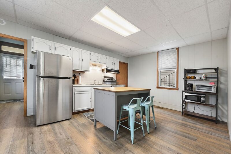 120 E Coffee St — photo 6