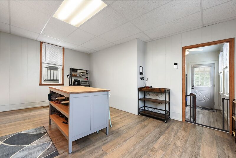 120 E Coffee St — photo 7