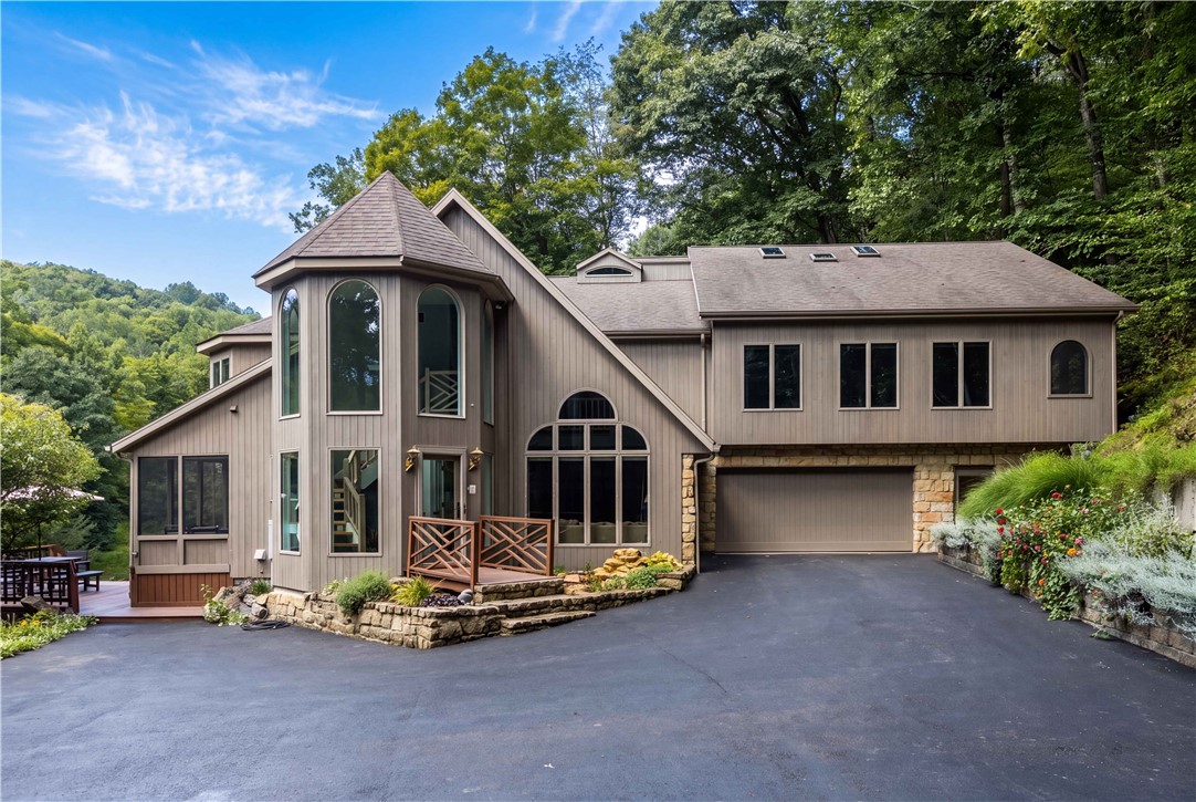 207 Youngstown Ridge Rd — photo 1