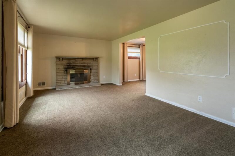 963 Highview — photo 3