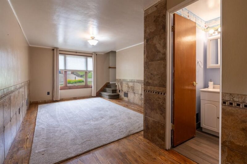 963 Highview — photo 8