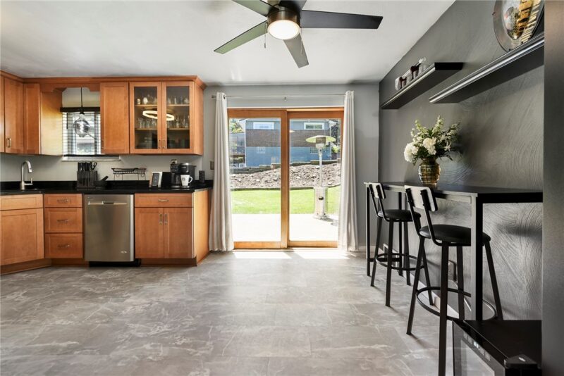 202 Fiesta Dr — photo 4
