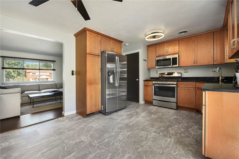 202 Fiesta Dr — photo 5