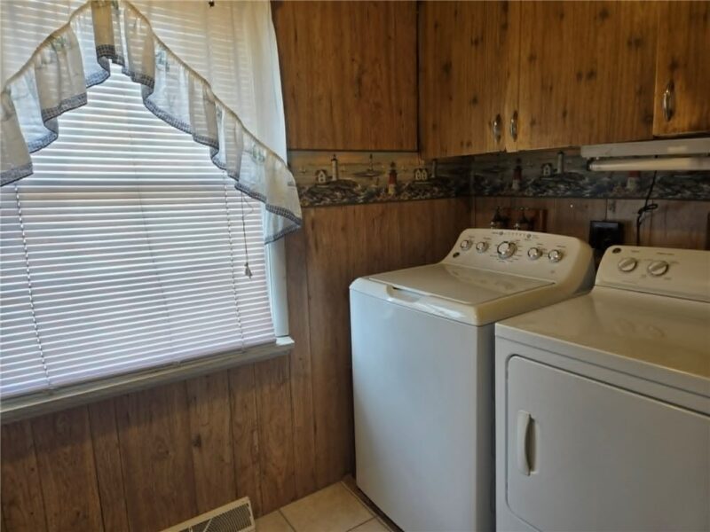302 S Washington St — photo 8