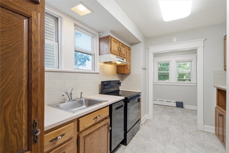 1124 Woodbourne Avenue — photo 7