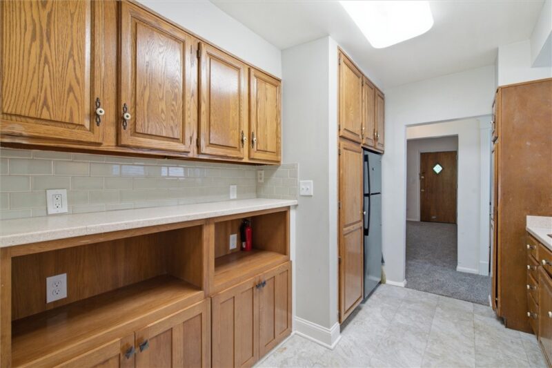 1124 Woodbourne Avenue — photo 8