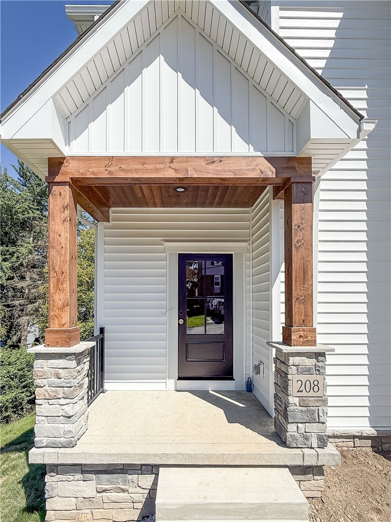 208 Grant Ave. — photo 4