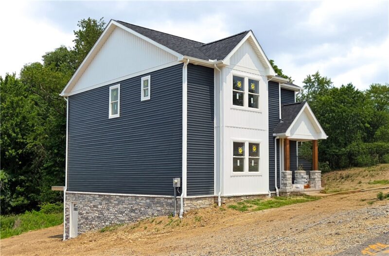 206 Grant Ave. — photo 2