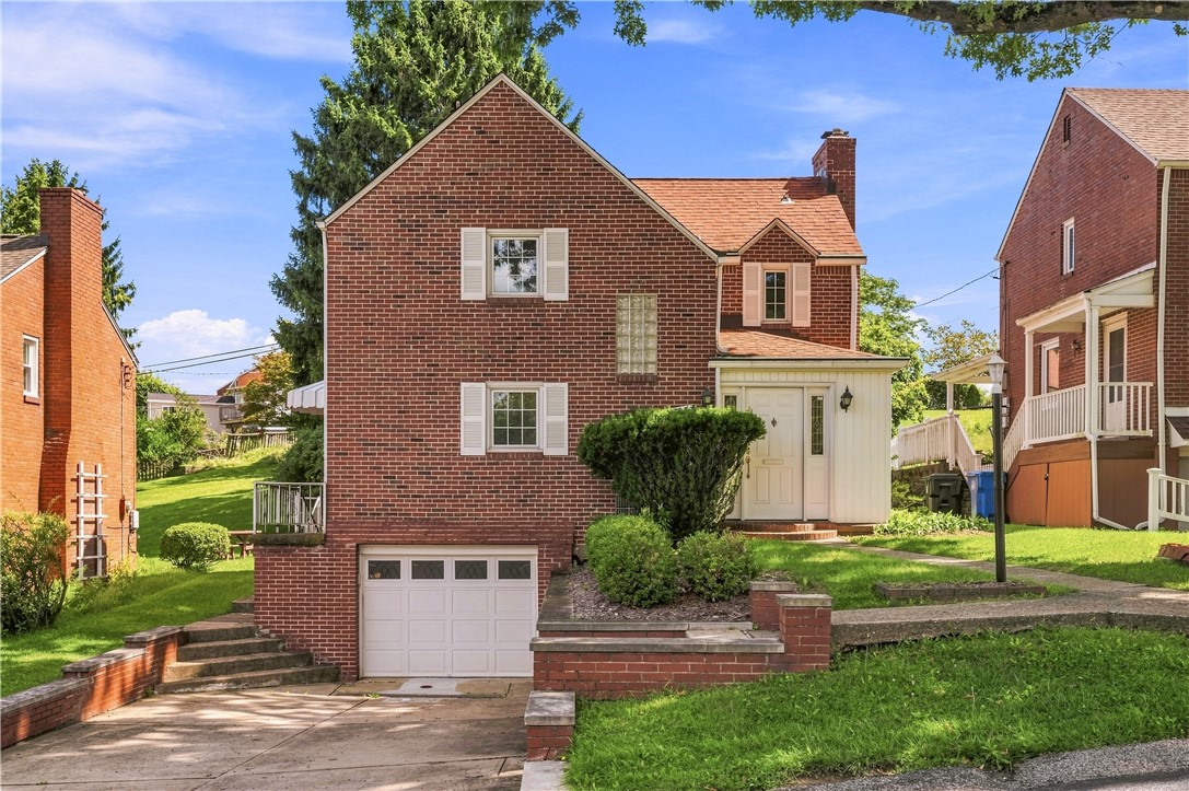 4325 McKee Drive — photo 1