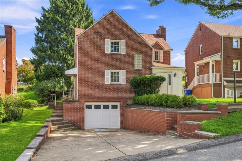 4325 McKee Drive — photo 2