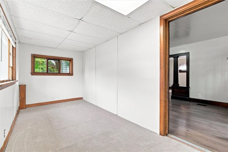 537 Mcclure Ave — photo 2