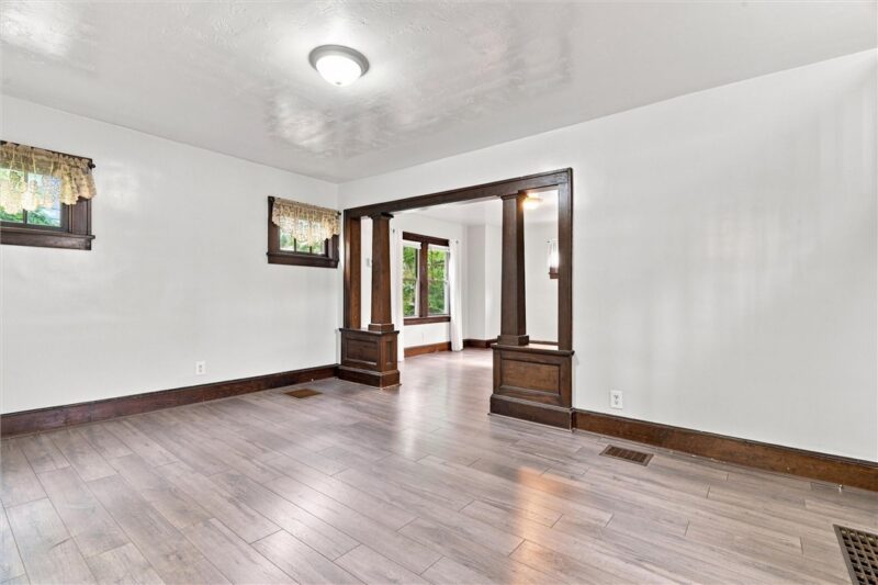 537 Mcclure Ave — photo 3