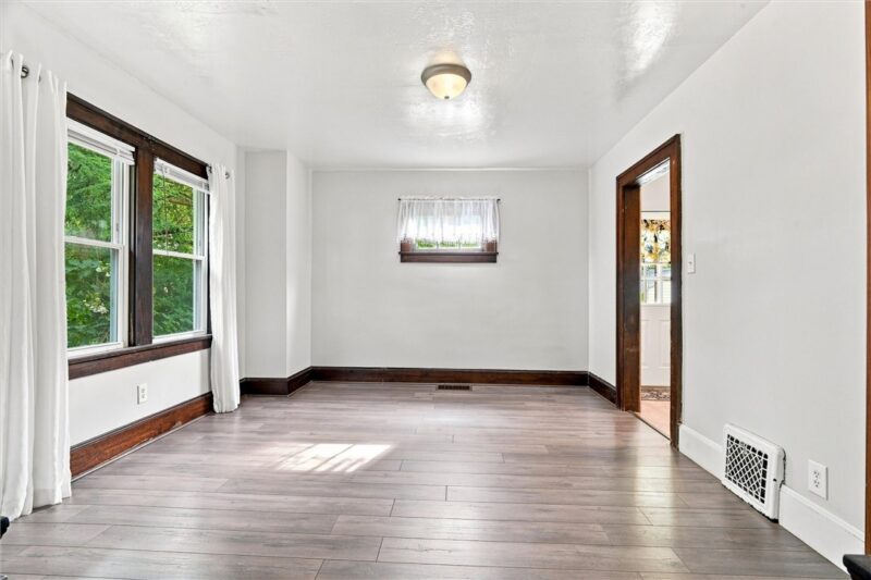 537 Mcclure Ave — photo 5