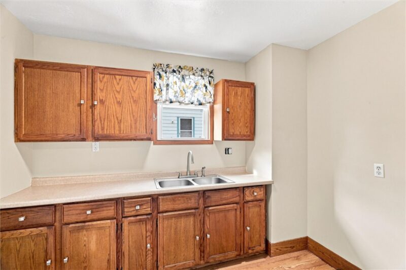 537 Mcclure Ave — photo 7