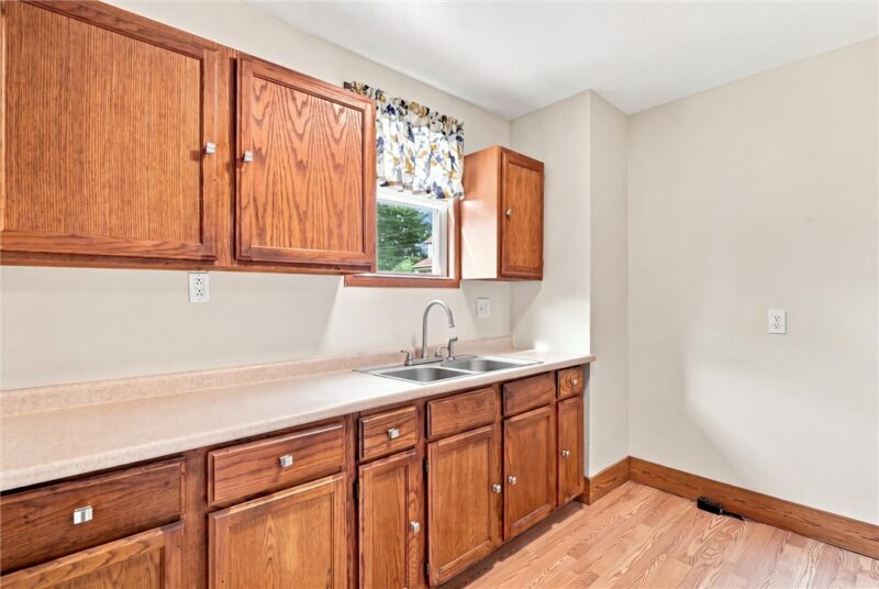 537 Mcclure Ave — photo 8
