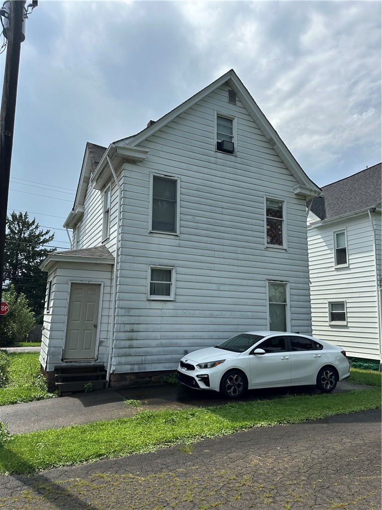 410 Eau Claire St — photo 2