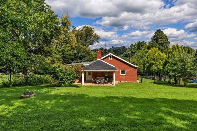 28 Petermans Lane — photo 3