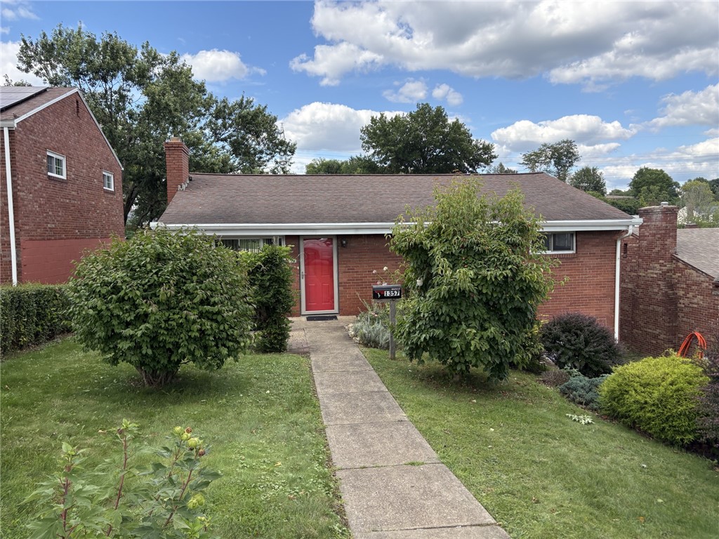 1357 Craigview Drive — photo 1