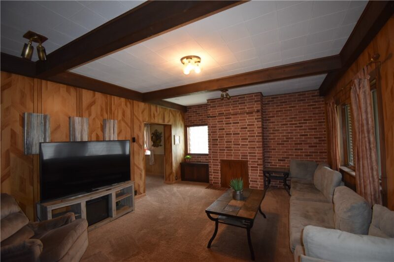 128 Hartrey St — photo 4
