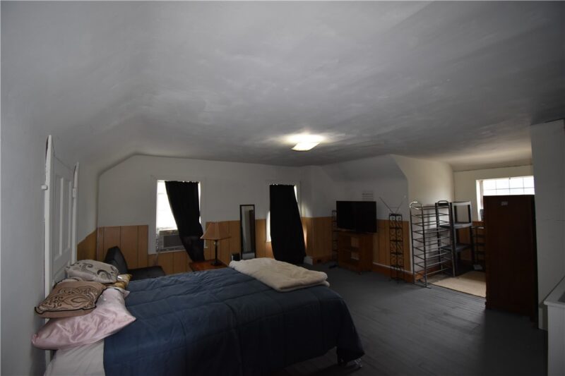 128 Hartrey St — photo 7