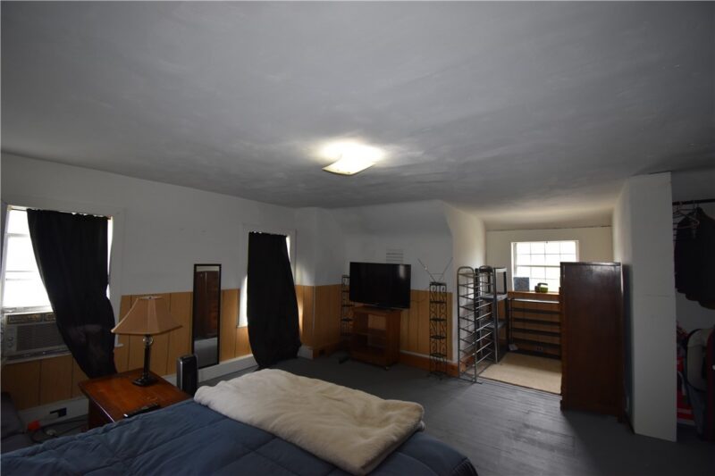 128 Hartrey St — photo 8