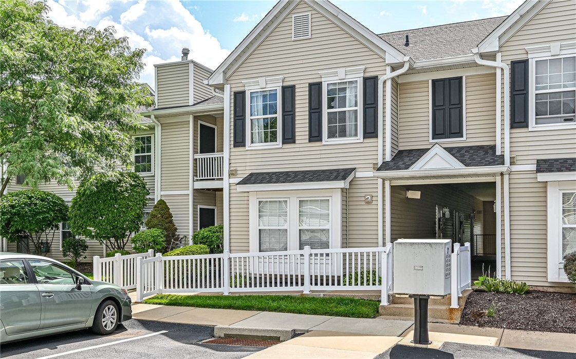 4205 Lenox Oval — photo 1