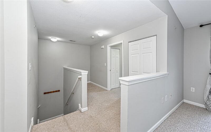 4205 Lenox Oval — photo 2