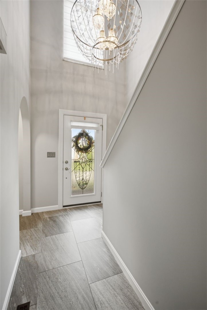 4998 Summit Dr — photo 2