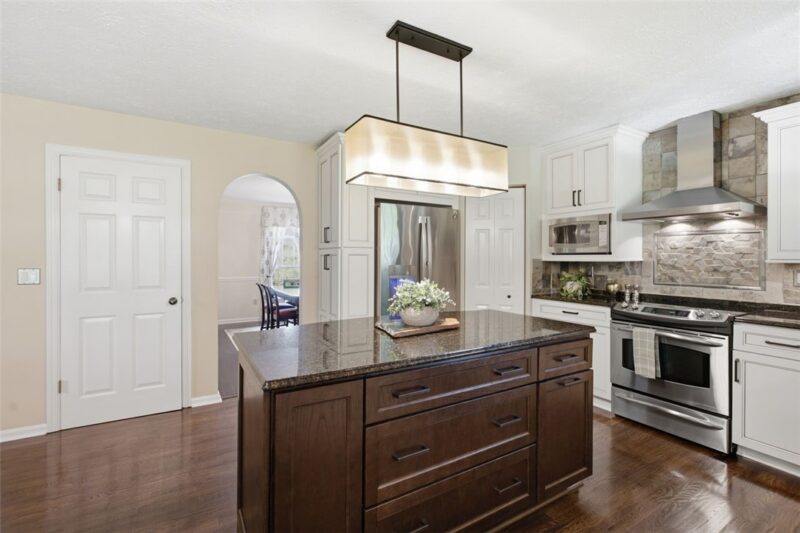4998 Summit Dr — photo 8